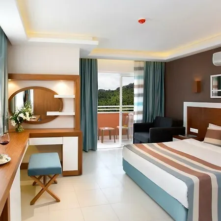 Lavia Hotel